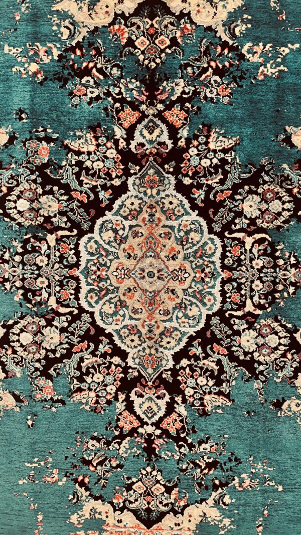 Fine Handmade Modern Persian Wool with Silk Inlay Size: 230 x 172 - Image 2